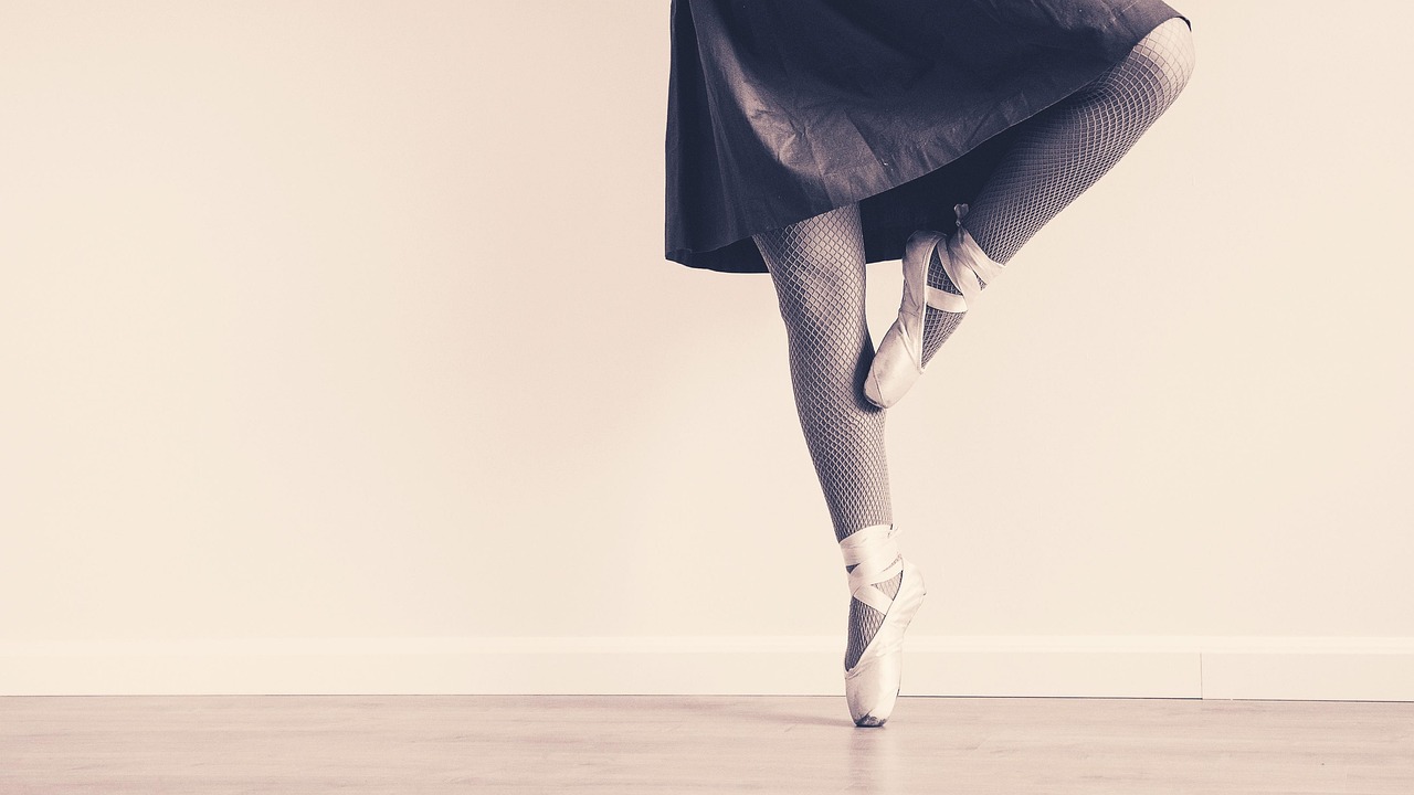 dance students practicing in Winnipeg studio